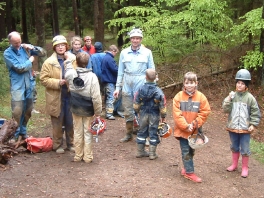 Ahlfelder Windloch mit Jugend 2004